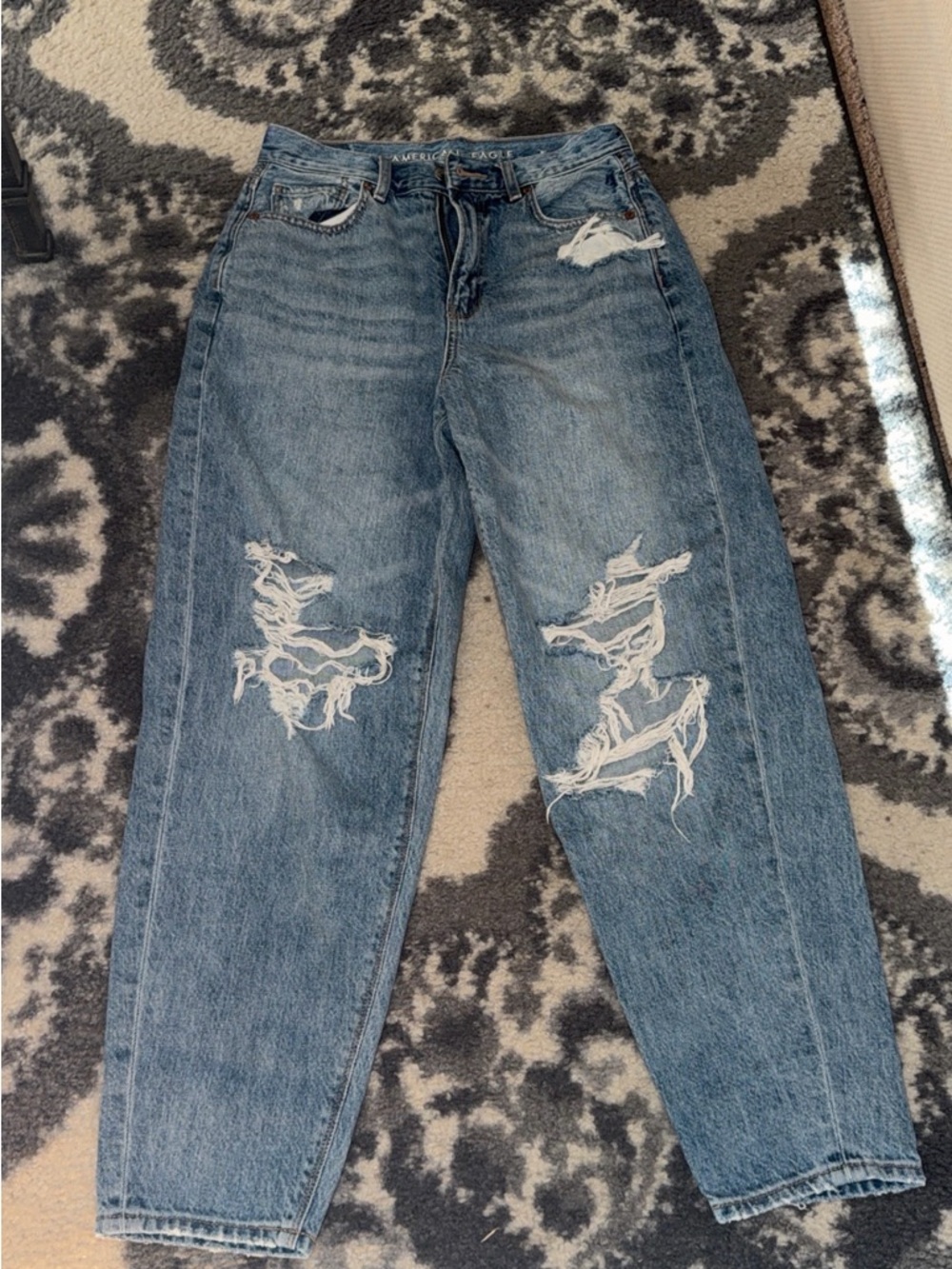 American Eagle Outfitters Light Blue Distressed Boyfriend Jeans